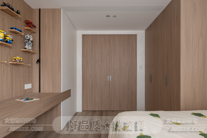 1689347225567976.png 大連裝修潮流趨勢(shì)之現(xiàn)代簡(jiǎn)約案例賞析典雅素凈溫潤(rùn)空間16.png