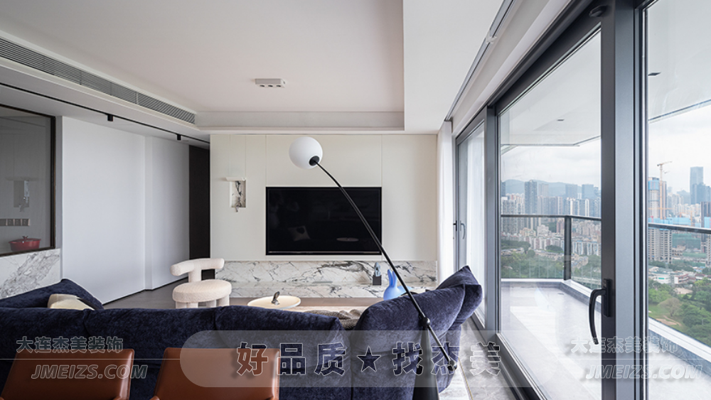 大連裝修潮流趨勢之現代簡約案例實拍通透開闊場景多樣1.png